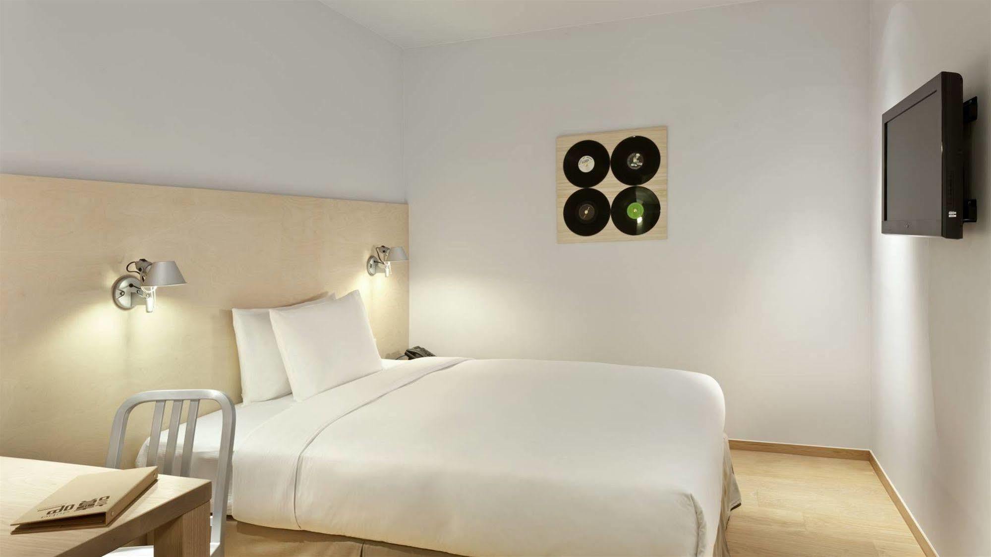Amba Taipei Ximending Hotel Екстериор снимка