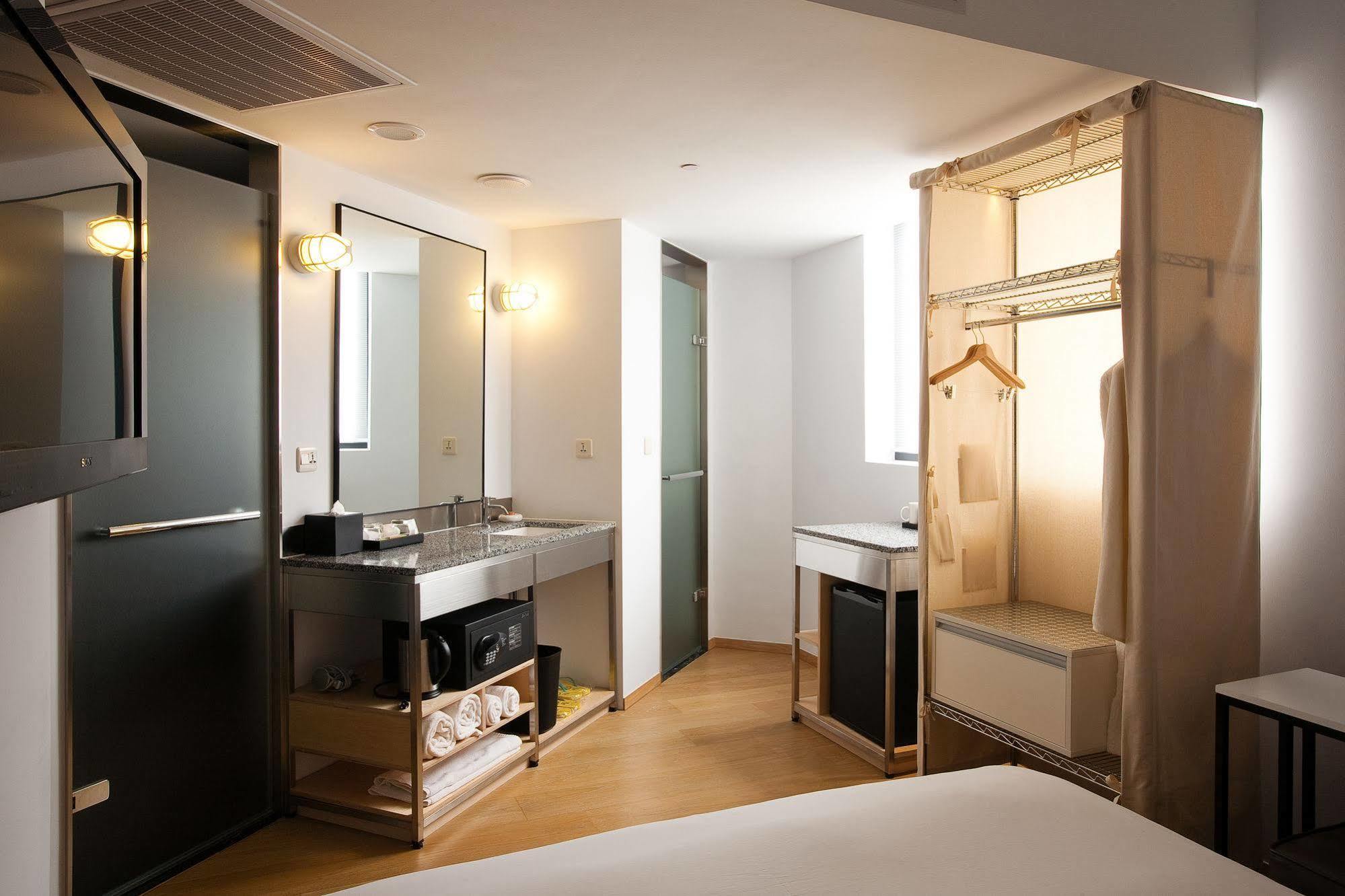 Amba Taipei Ximending Hotel Екстериор снимка